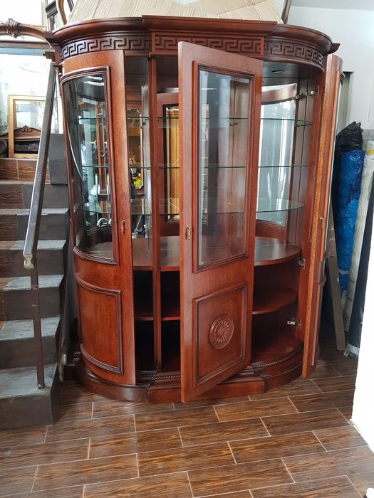 Vitrine Versace din lemn eucalipt, noi