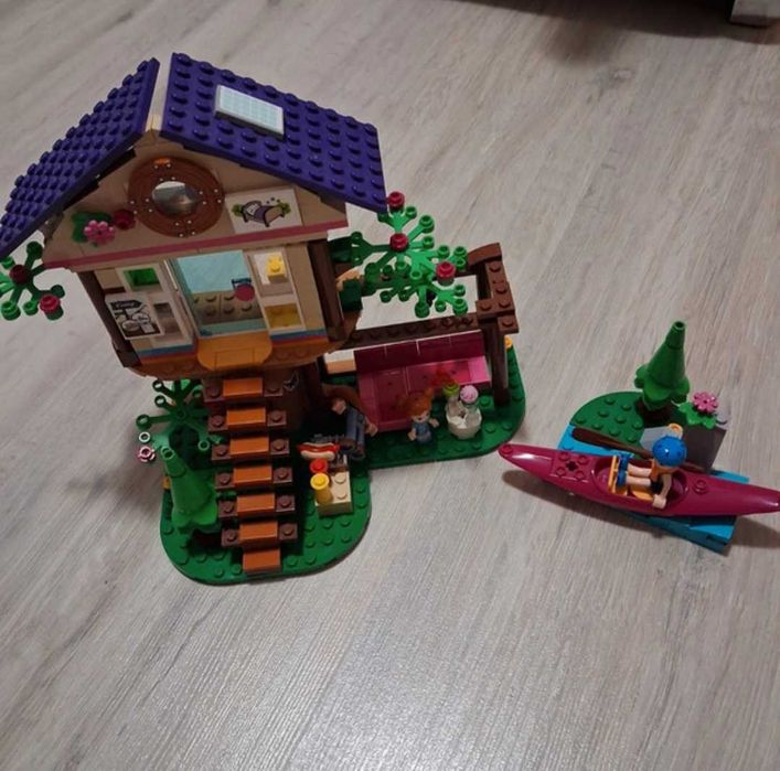 Lego friends : Casa din padure 41679