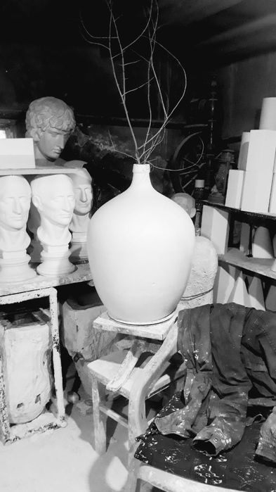 Продаётся гипсовые бутыли и вазы для декора