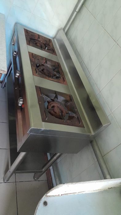 Продам газовую плиту.