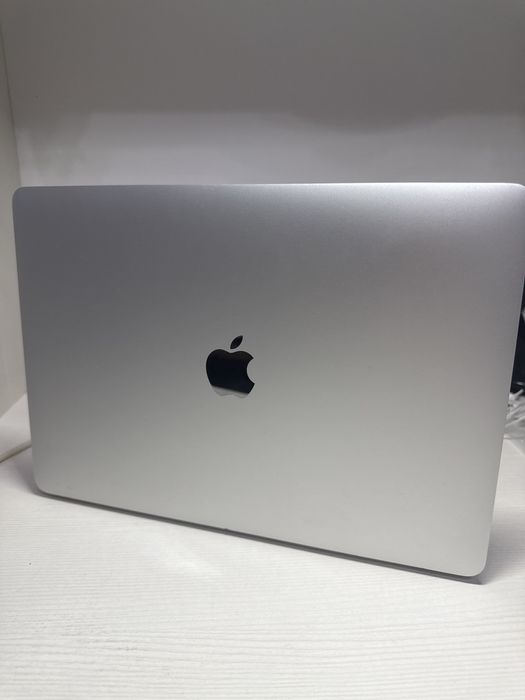 Macbook Pro 13-inch 2019