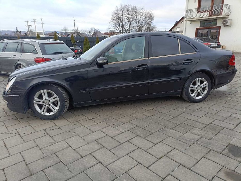 Mercedes / E220 / CDI an 2003Manuala