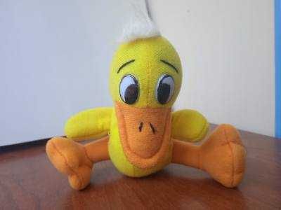 Жълто плюшено патенце