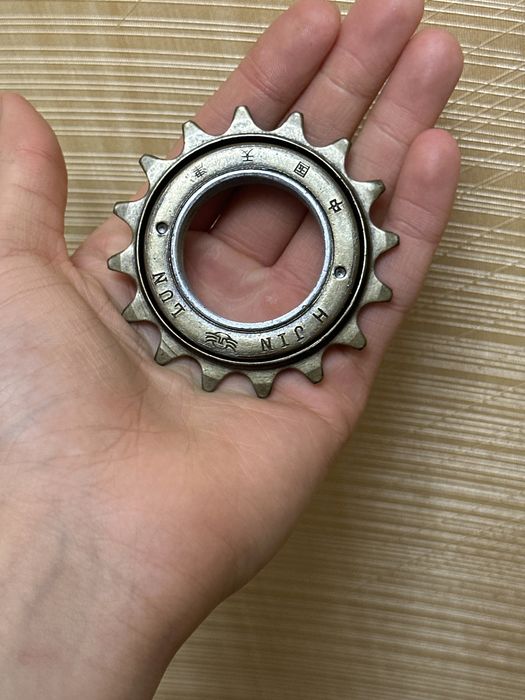 Звездочка,сингл спид ,16зубьев для велика