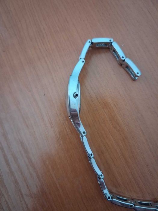 Два дамски часовника