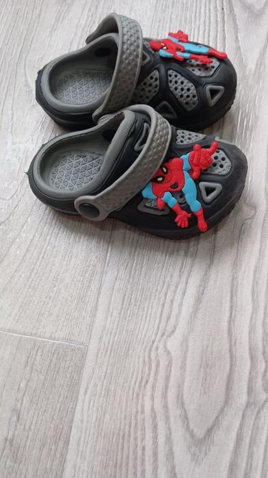 Продам детские шлёпки