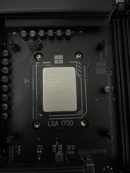 Продам процессор i7 13700kf