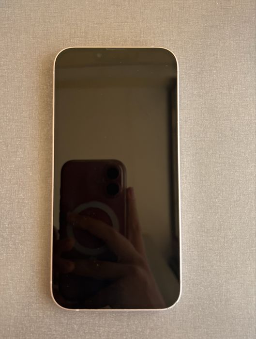 iPhone 13 розов