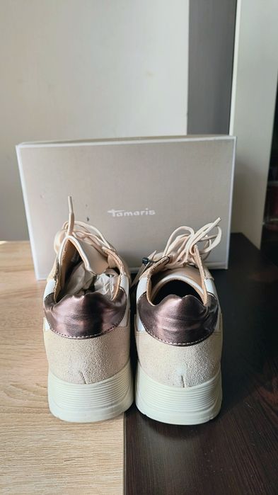 Чисто нови маратонки Tamaris – естествена кожа, 41 номер (от Париж)