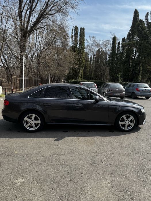 Vând Audi A4 B8