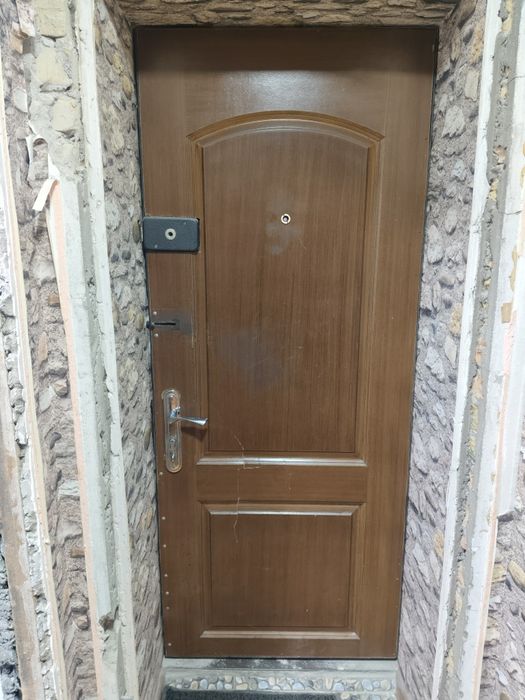 Входная металлическая дверь