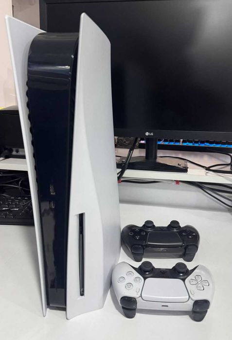 Sony PlayStation 5 C Дисководом в Идеальном Состояние