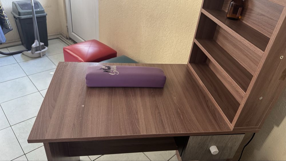 продам маникюрный стол