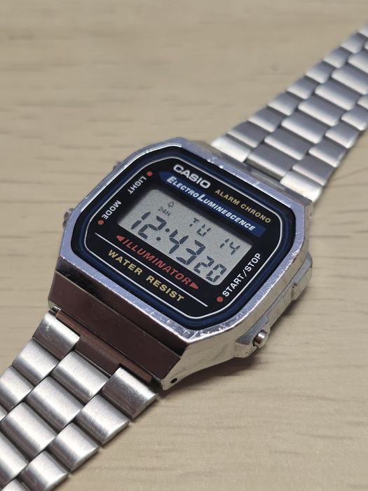 Ceas Casio A168, lumina LED albastra, impecabil