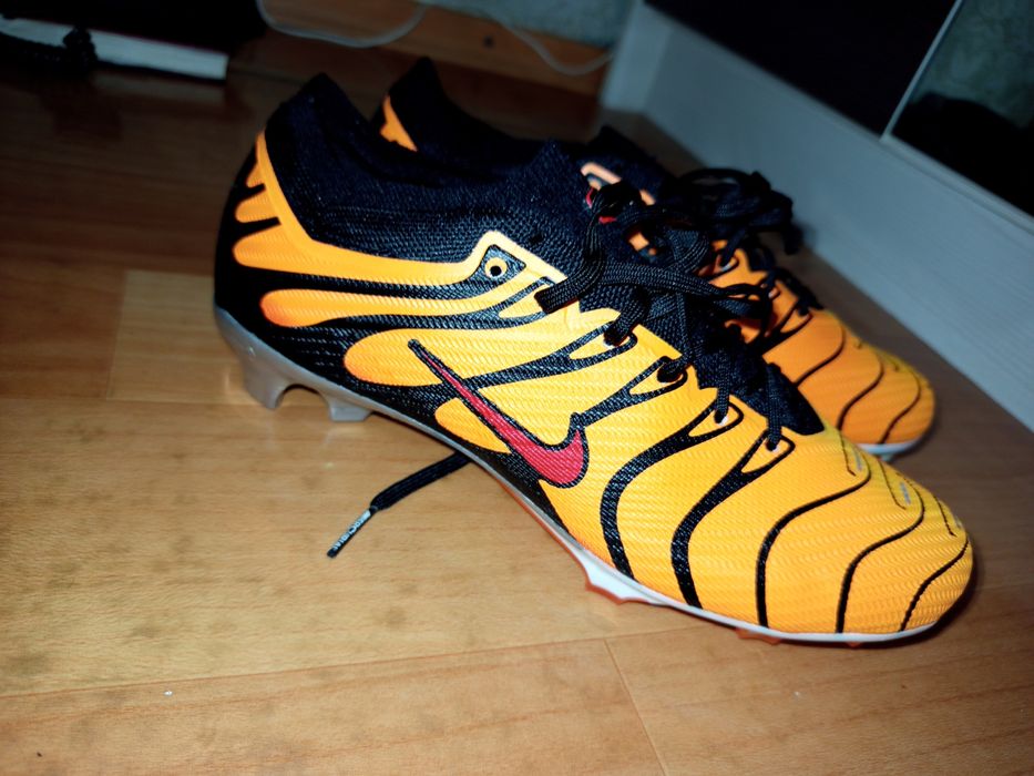 Продам бутсы Найк