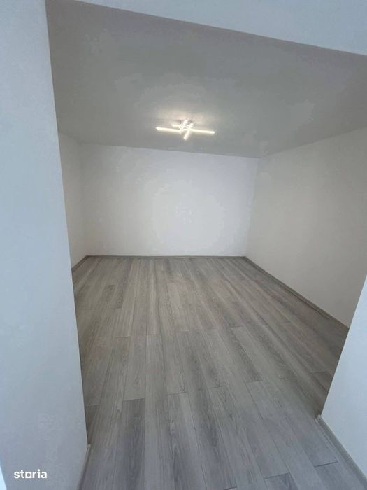 De vanzare casa in Roman cu 3 camere, suprafata teren 360mp,  89.000e