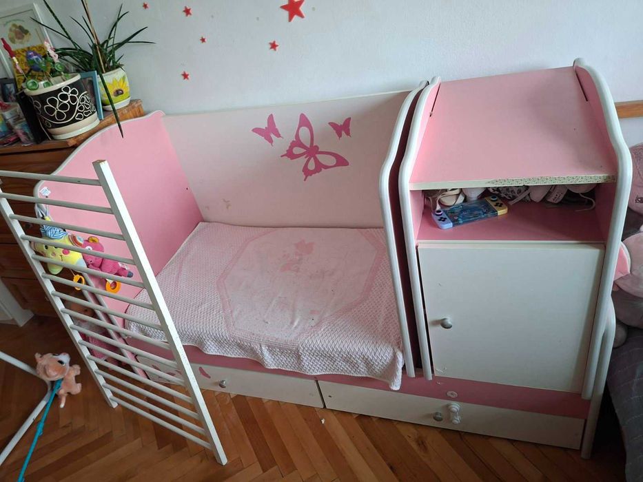 Детско легло с люлка, чекмеджета, шкаф, повивалник с опция за бюро