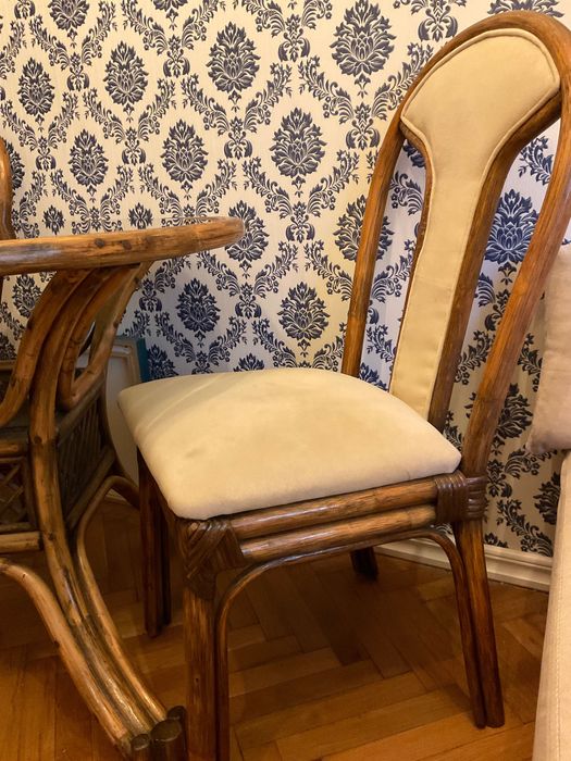 Трапезна маса от бамбук и четири стола