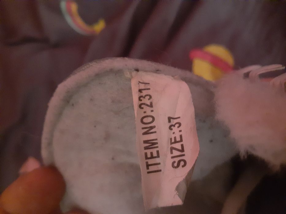 Коньки для девочьки 37 го размера