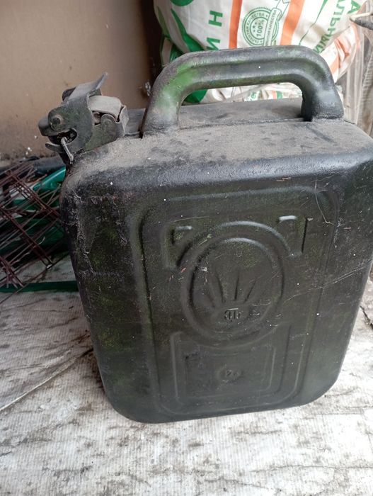 Канистра железная 12 литр , советский