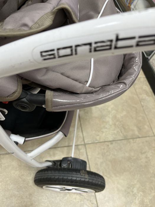 Продается Коляска  детская б/у