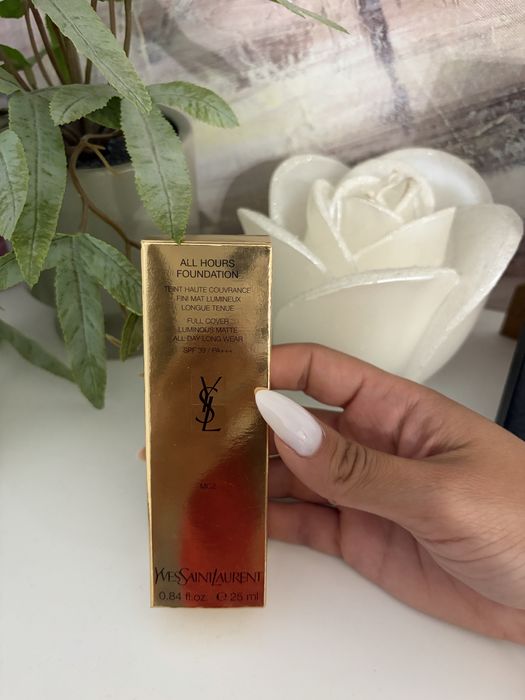 Фон дьо тен  Yves Saint Laurent