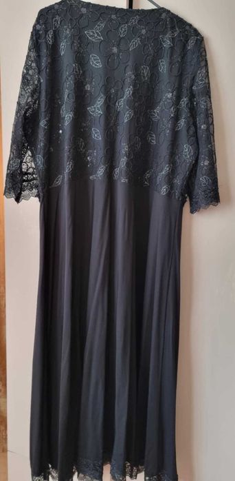 Черна официална рокля. Размер:46