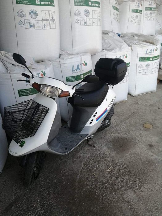 Продавам Honda tact