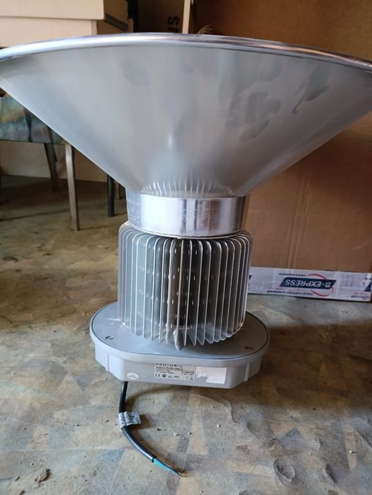 Продам светодиодные прожекторы