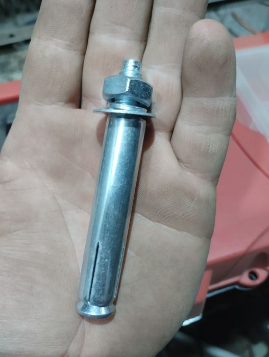 Анкерный болт продам