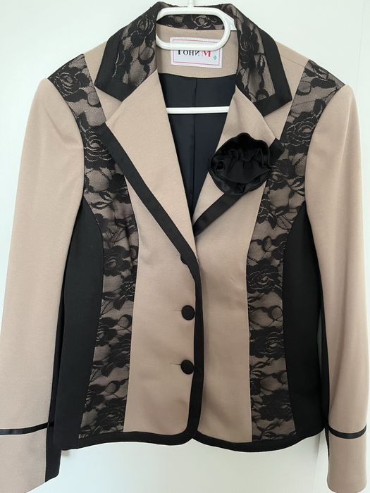 Официално дамско сако