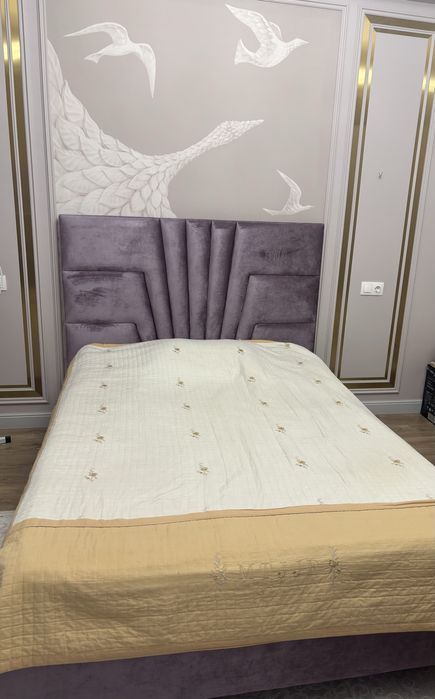 Продается спальная кровать вместе с матрасом