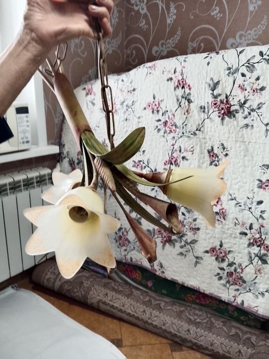 Люстра тюльпааан