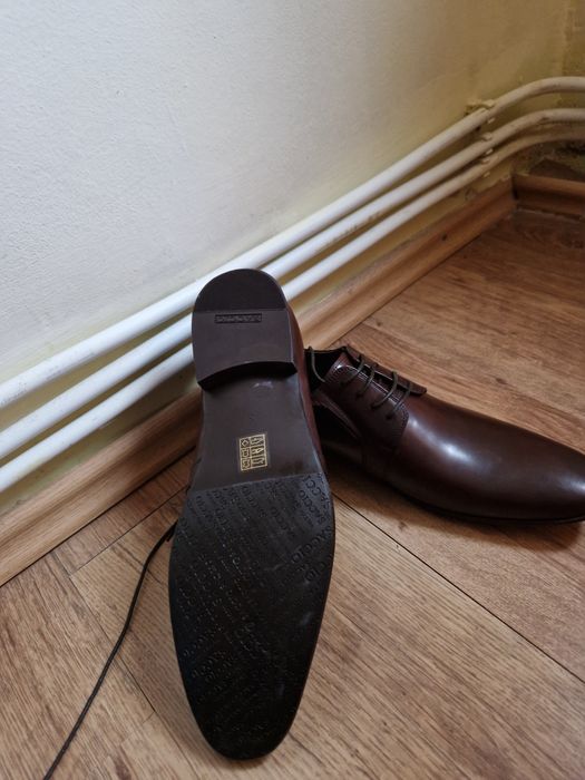 Vind pantofi bărbați