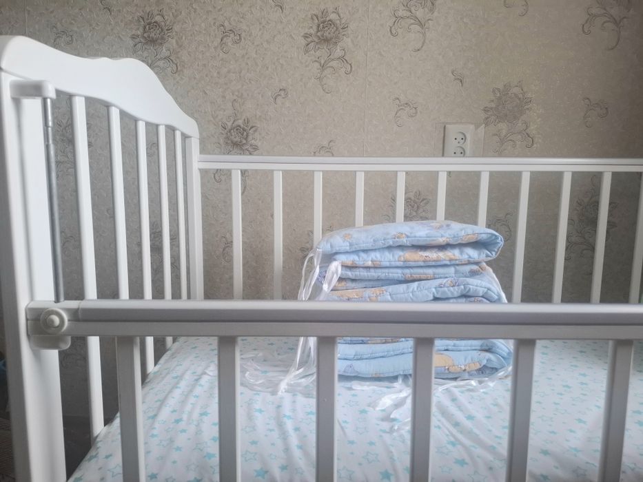 Продам кроватку для новорожденных