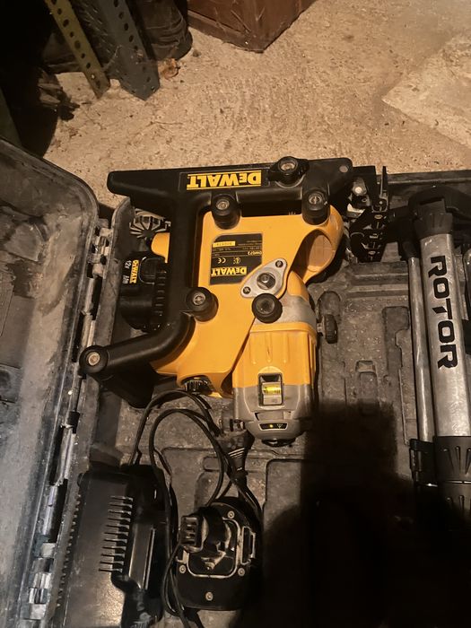 Laser rotativ dewalt
