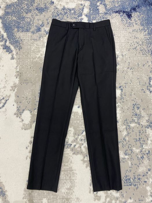 Kastyum shim oq koylak sotiladi yangi kiyilmagan