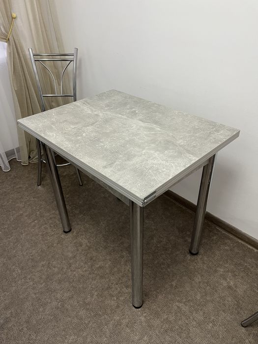 Продам куханный (обеденный) стол