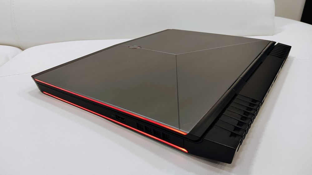 Laptop gaming Alienware ,intel core i7- ,video 8 GB, ram 32 gb, 17, 3"