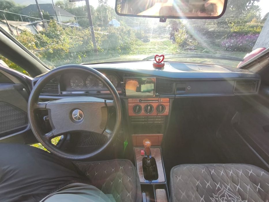 Машина: Mercedes-Benz 190