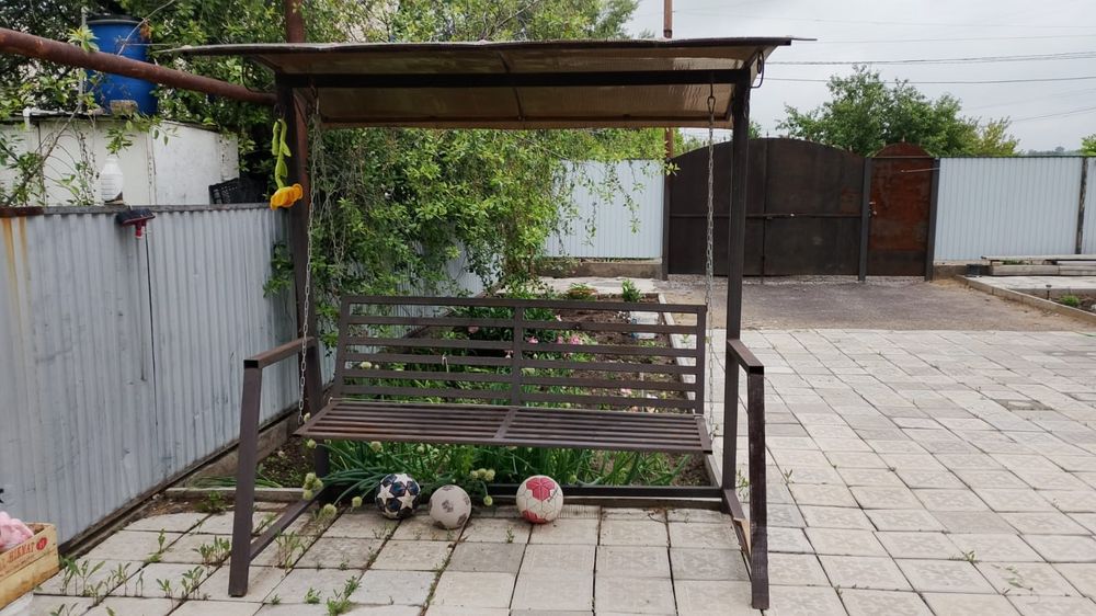 Садовая качеля продам