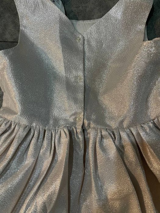 Платье нарядное на девочку 6-7 лет