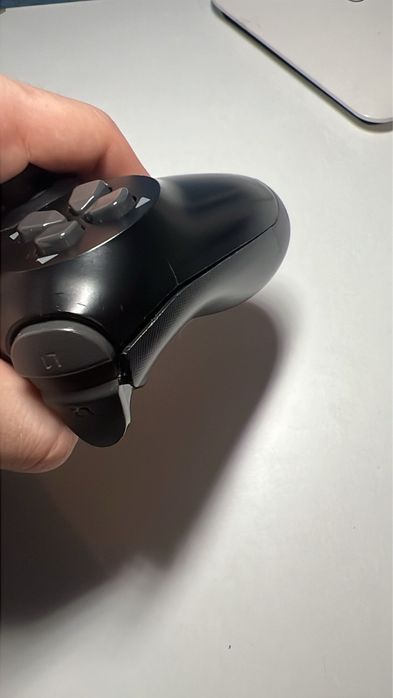 PS4 Slim + 8 Jocuri Top (GTA V, Spider-Man, FIFA 22) + Manetă (Uzat)