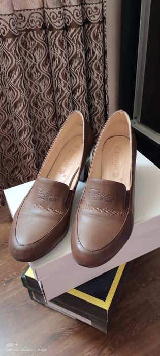 Кожаные женские туфли