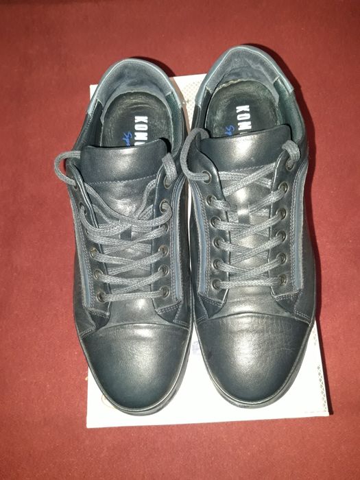 Vând adidasi barbati și damă..