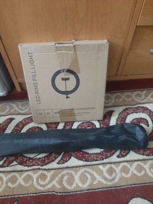 Штатив для сьемки с телефона.