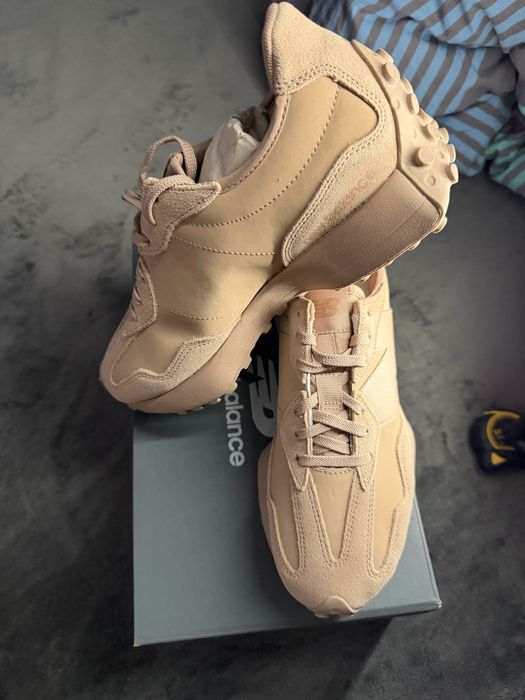 New Balance 327 culoare taupe marimea 42 noi originali