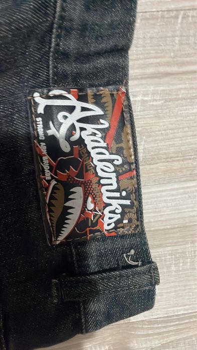 Джинсы akademiks