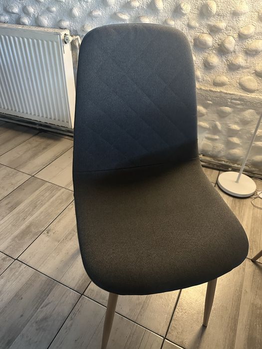 Vand mese si scaune de restaurant