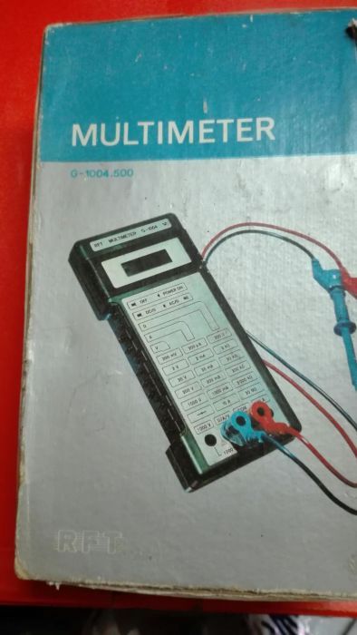 Цифров мултиметър